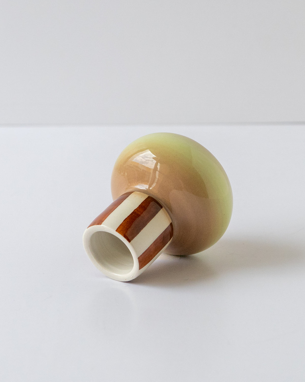 Olive Whisk Holder - mushroom 01