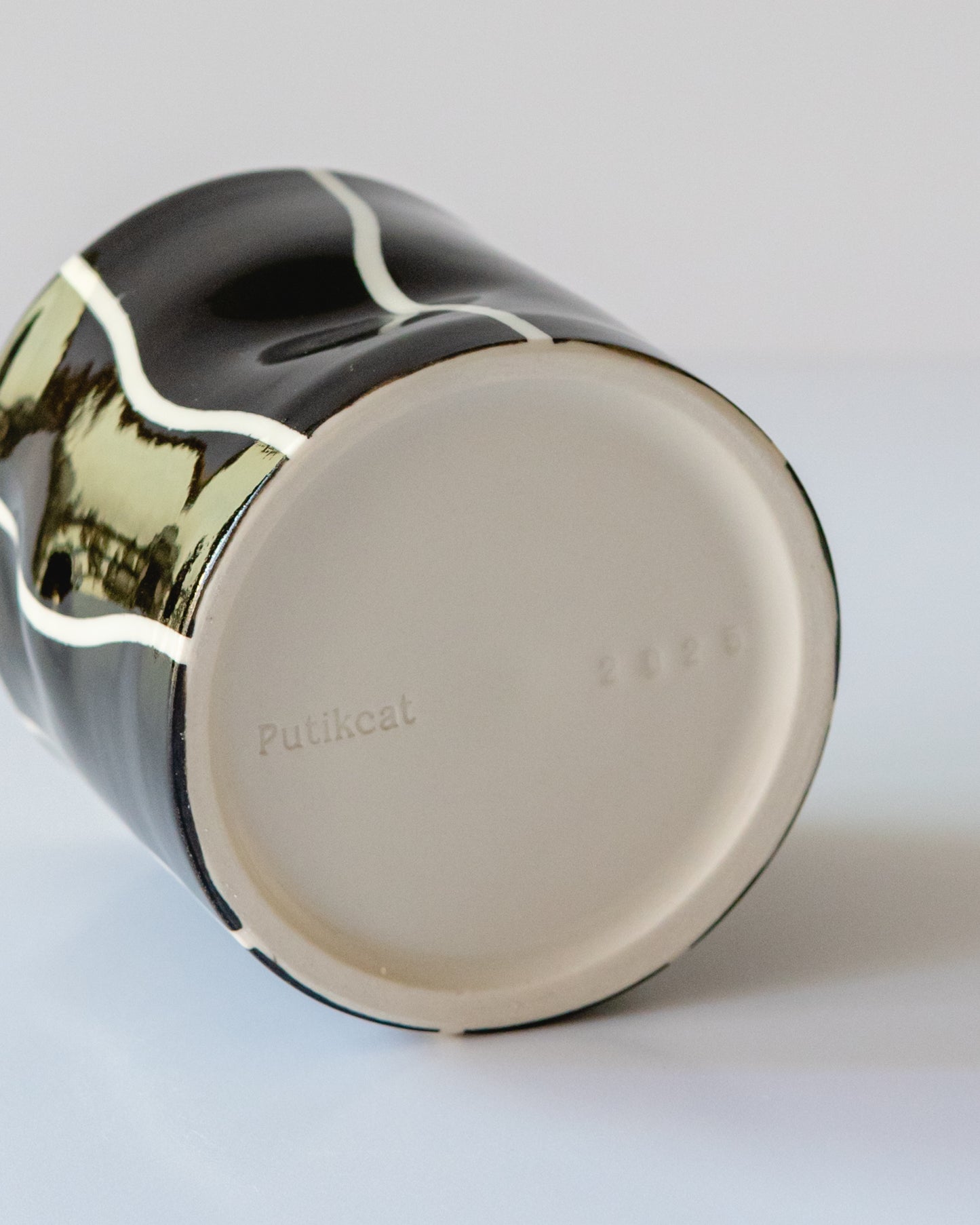 Black Stripe Flowy Cup