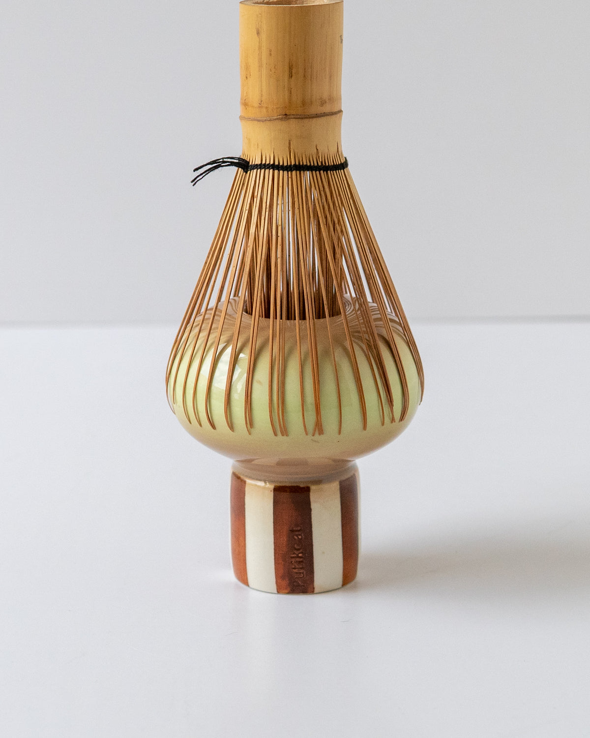 Olive Whisk Holder - mushroom 01