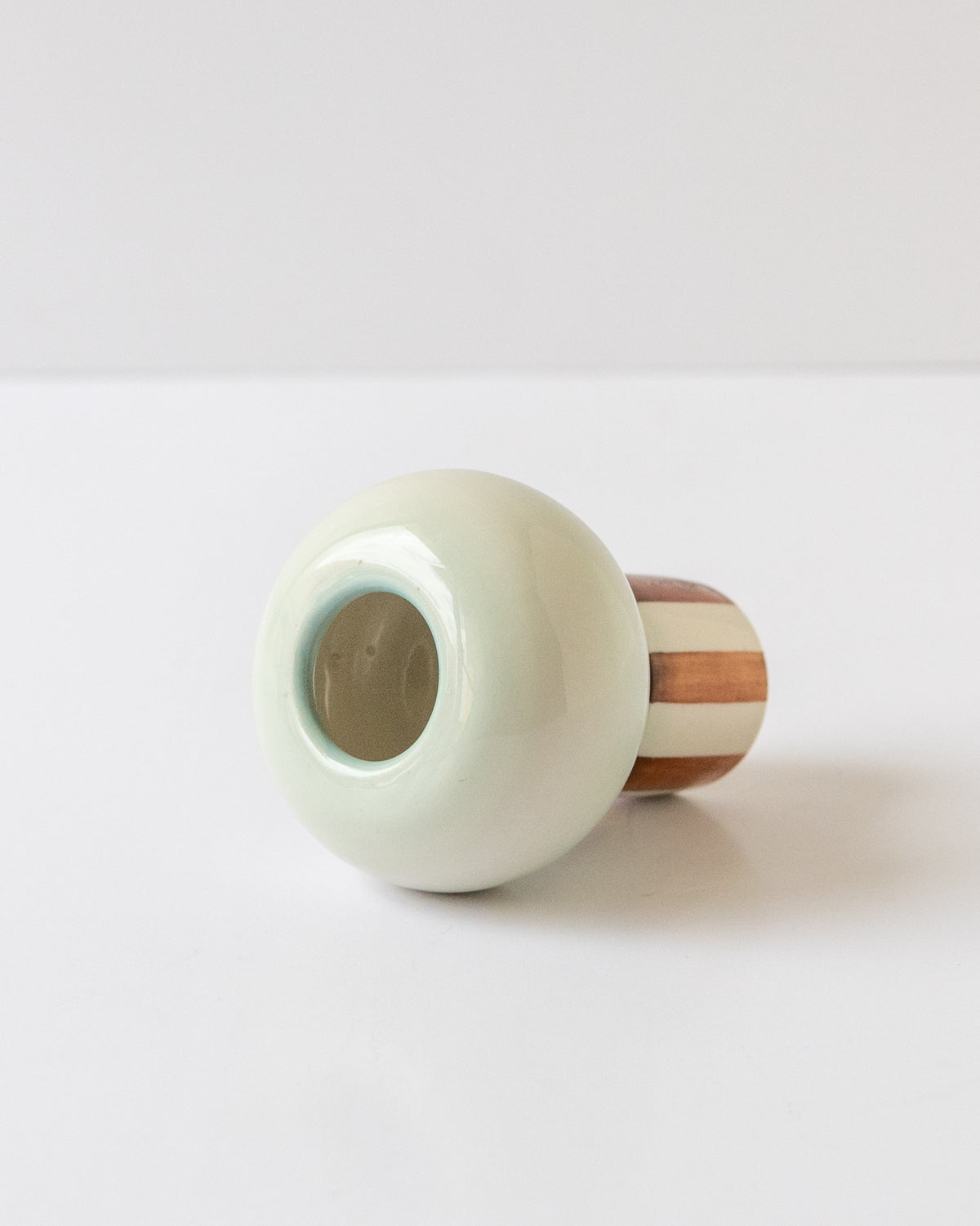 Seafoam Whisk Holder - mushroom 02