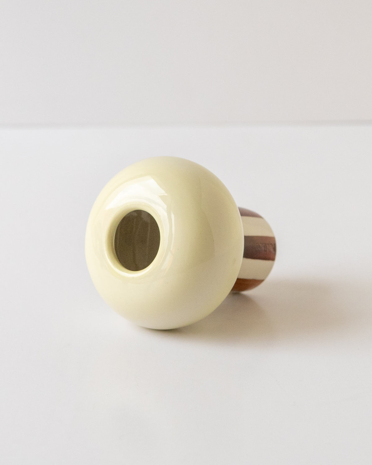 Butter Yellow Whisk Holder - mushroom 02