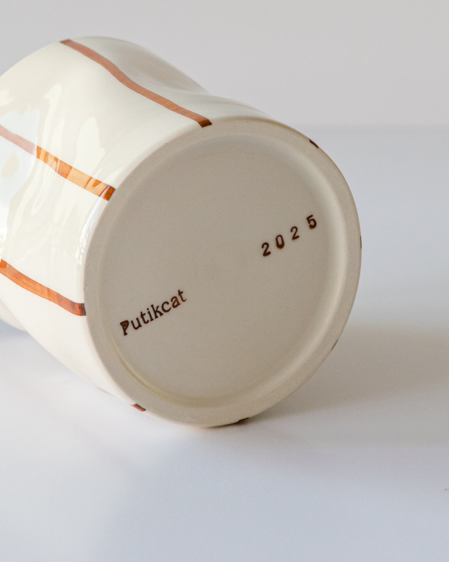 Brown Stripe Flowy Cup